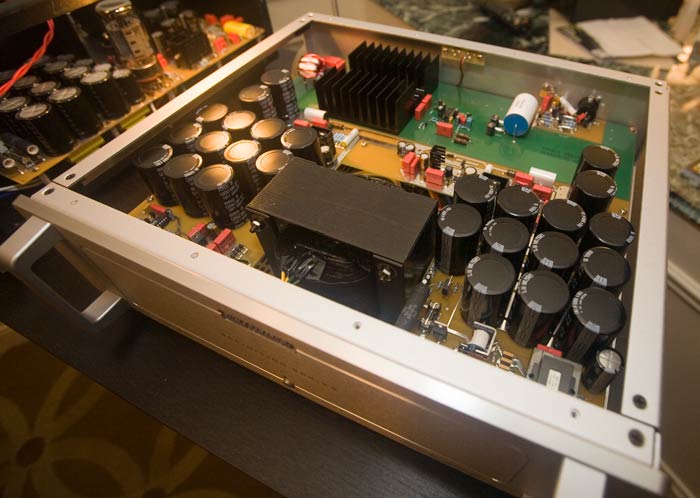 IMG_3601-audio-research-DS450M-power-amplifier-open-chassis-small.jpg