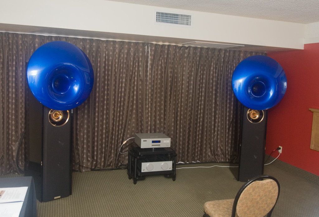 IMG_7900-acapella-atlas-speakers-and-integrated-amp-and-emmlabs-cd-player