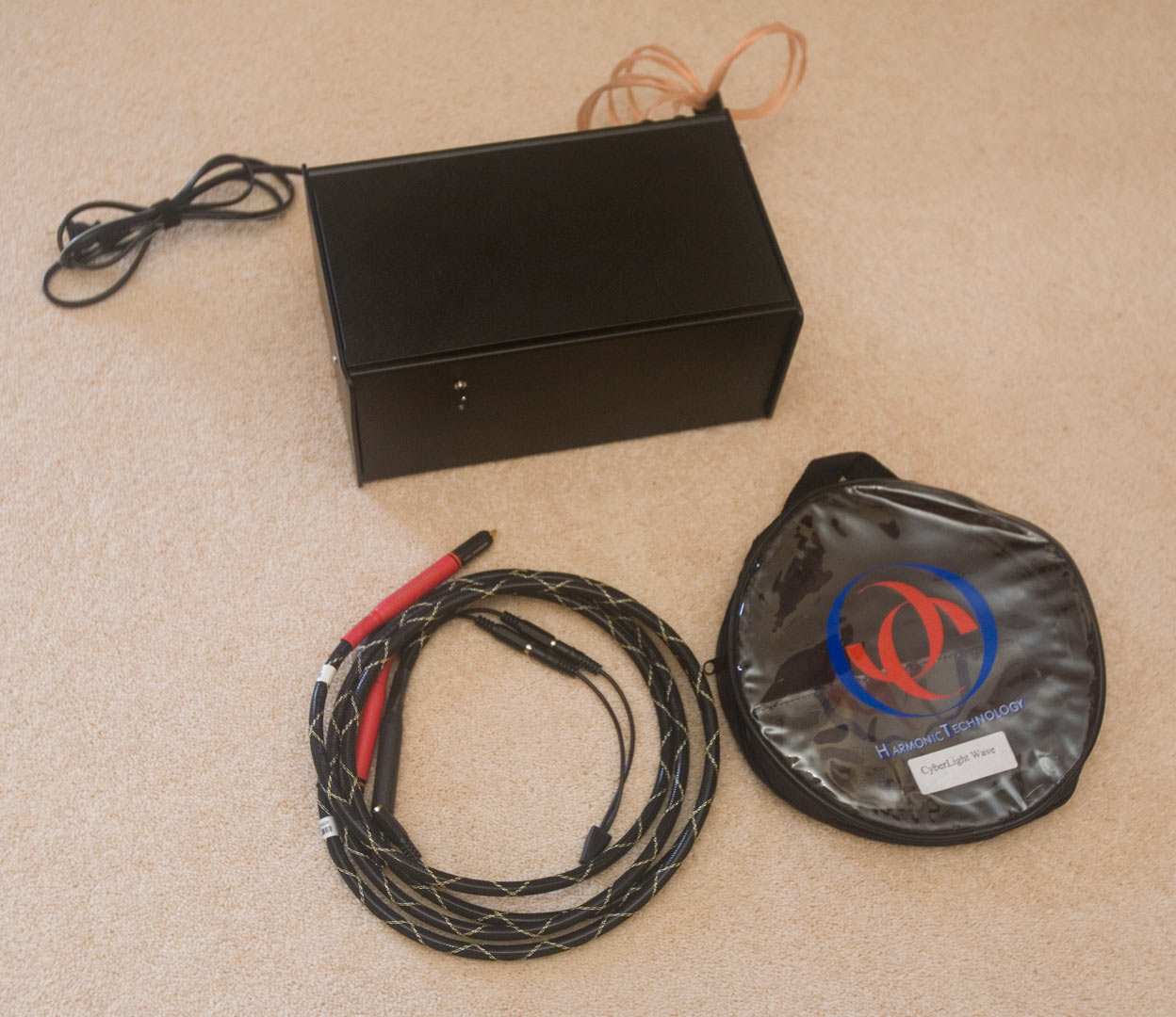 Cyberlight Connection SOLD. Harmonic Technology Cyberlight Wave interconnect - Audio Federation